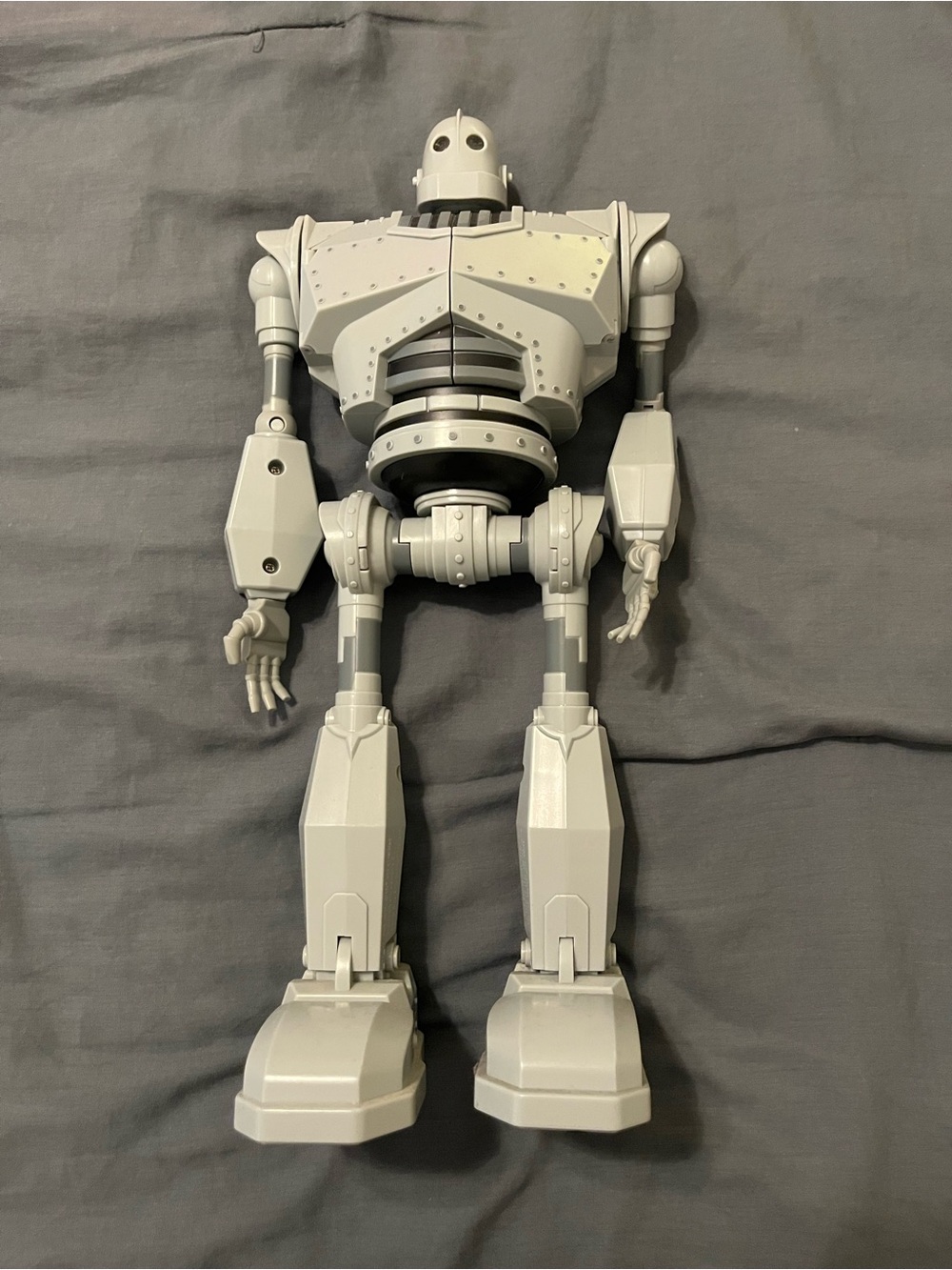 The Iron Giant Battery Operated Robot Figure